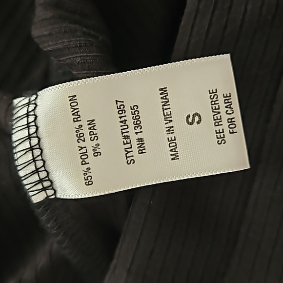 *NWT* Beacon Apparel lllona Collared Ribbed Knit Top - Picture 7 of 11